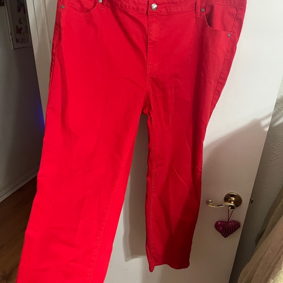 💝 20W Denim 24/7 Bold Red Straight Leg Jeans - Picture 6 of 8